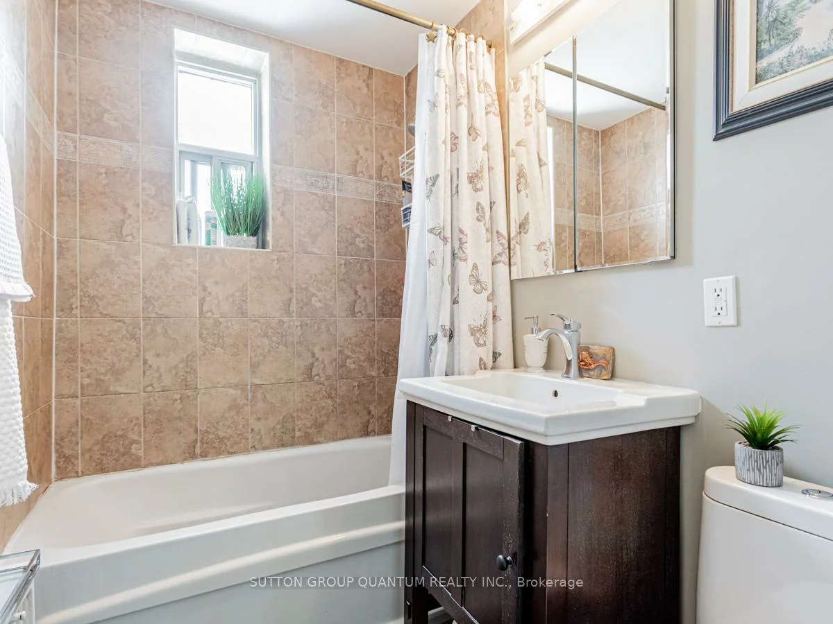 2550, Bathurst, Forest Hill North, Toronto