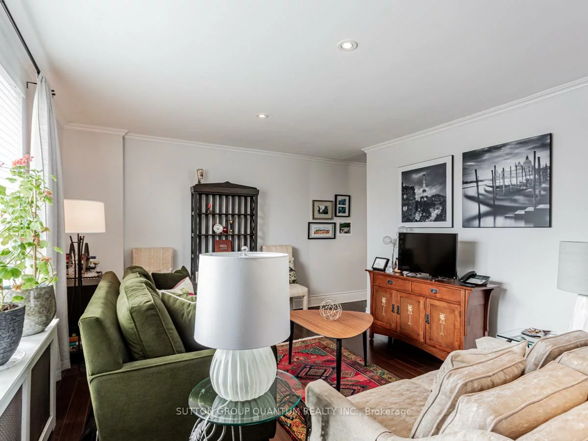 2550, Bathurst, Forest Hill North, Toronto