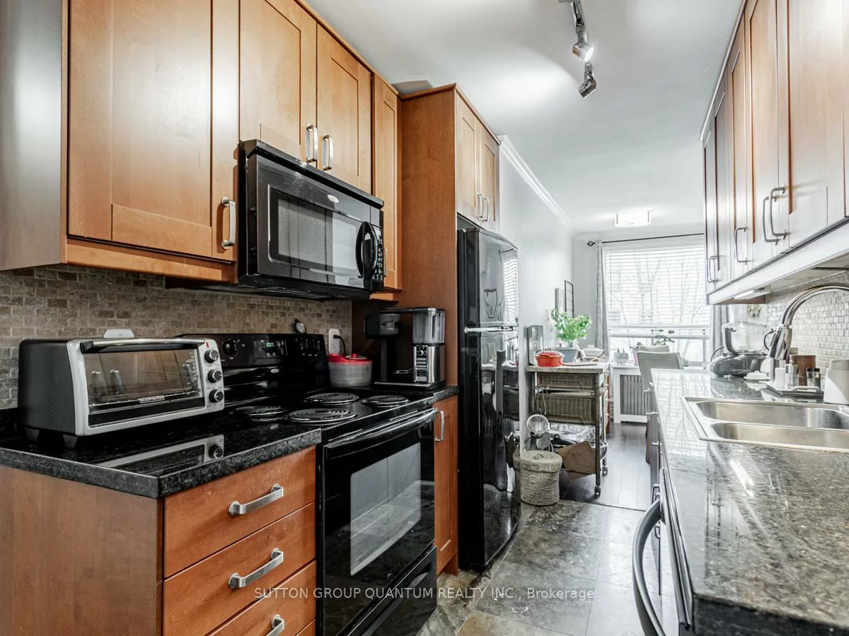 2550, Bathurst, Forest Hill North, Toronto