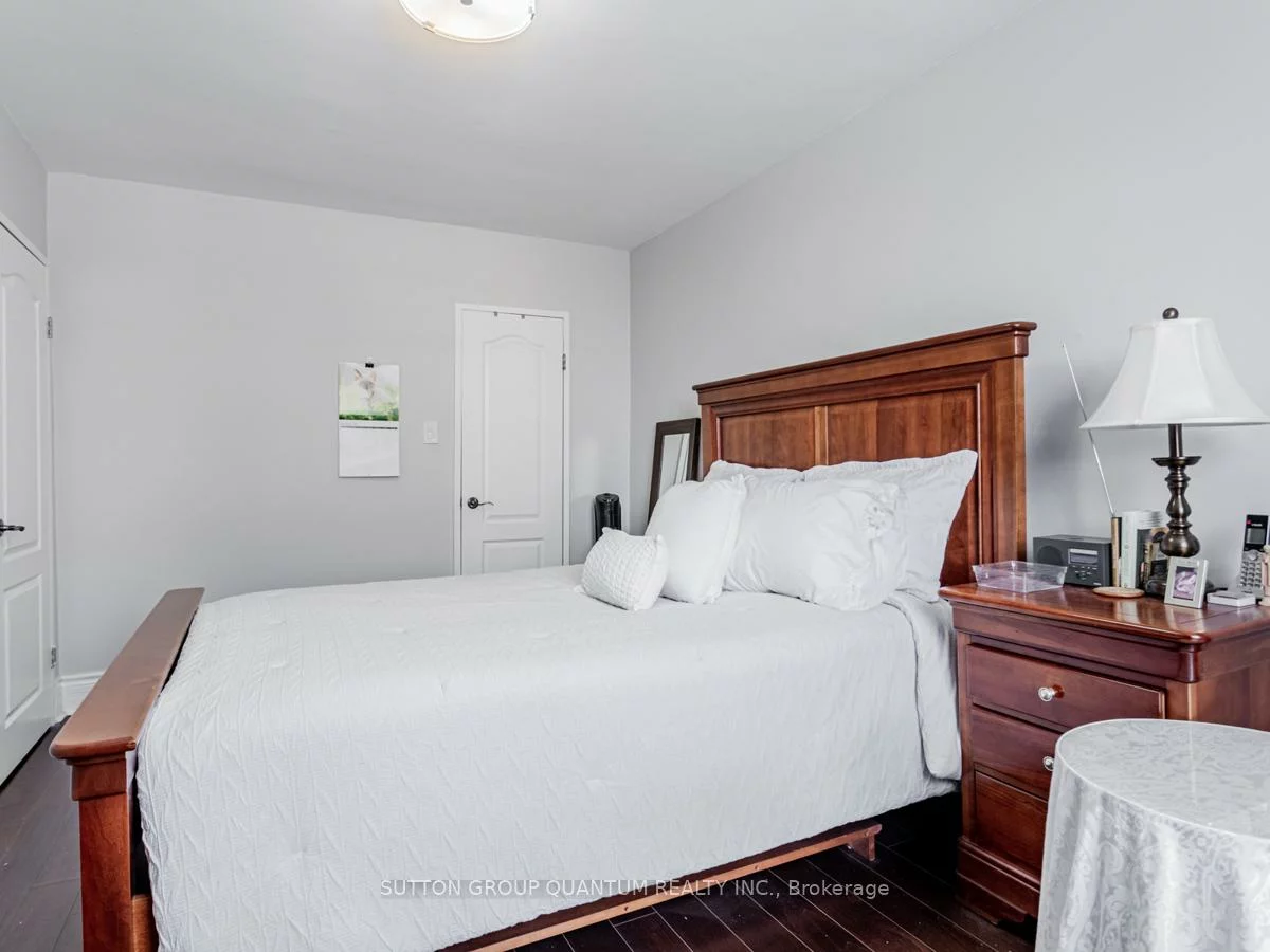2550, Bathurst, Forest Hill North, Toronto