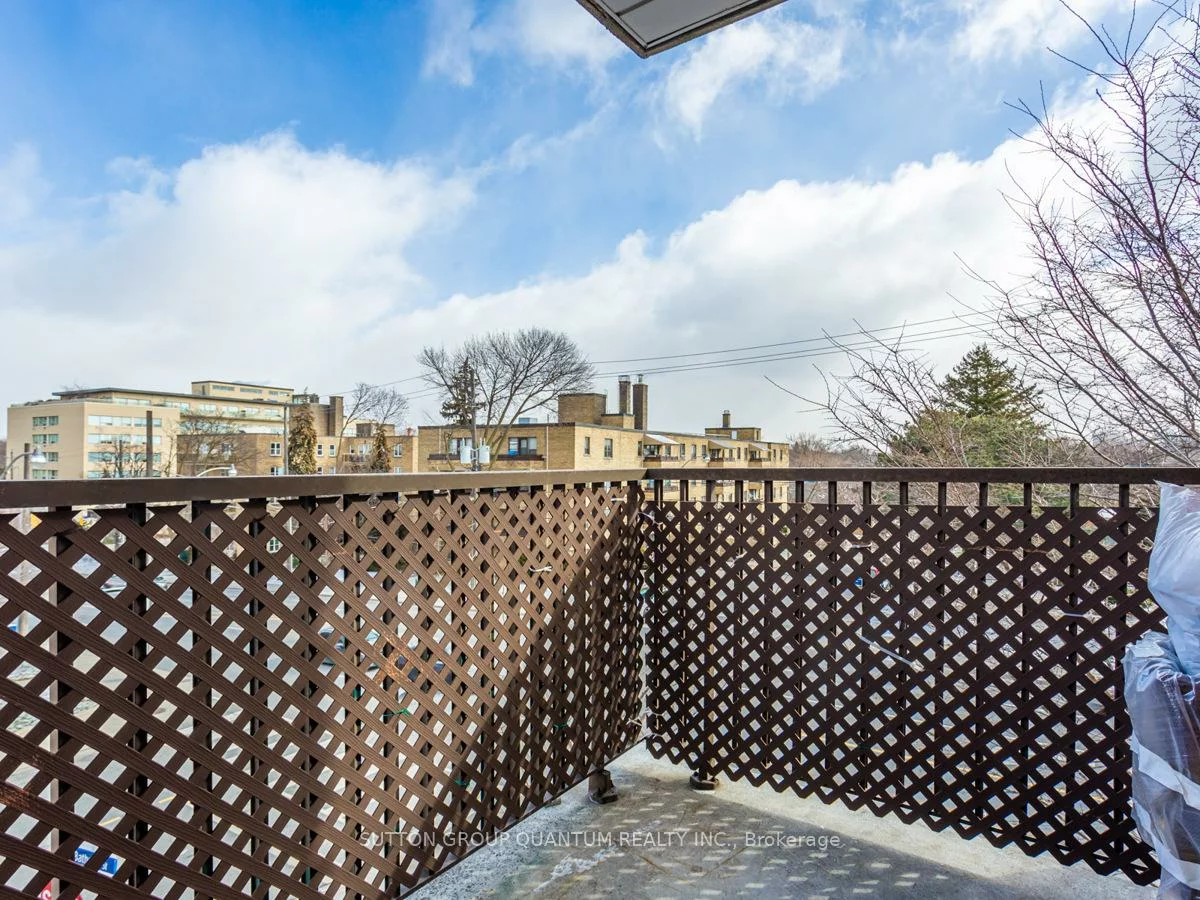 2550, Bathurst, Forest Hill North, Toronto