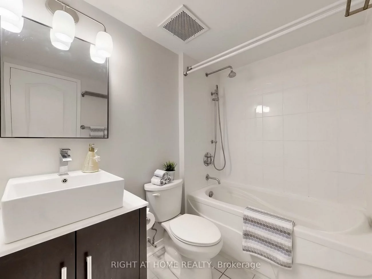 108, Finch, Newtonbrook West, Toronto