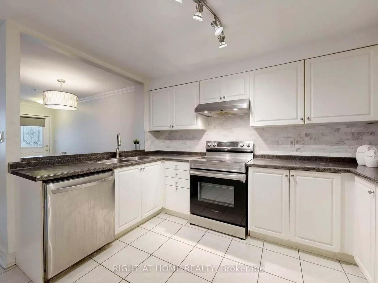108, Finch, Newtonbrook West, Toronto