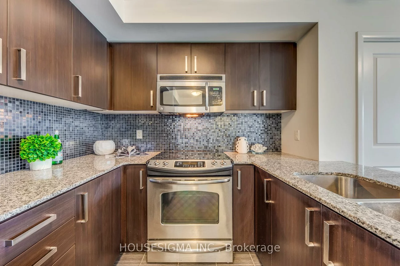 17, Anndale, Willowdale East, Toronto