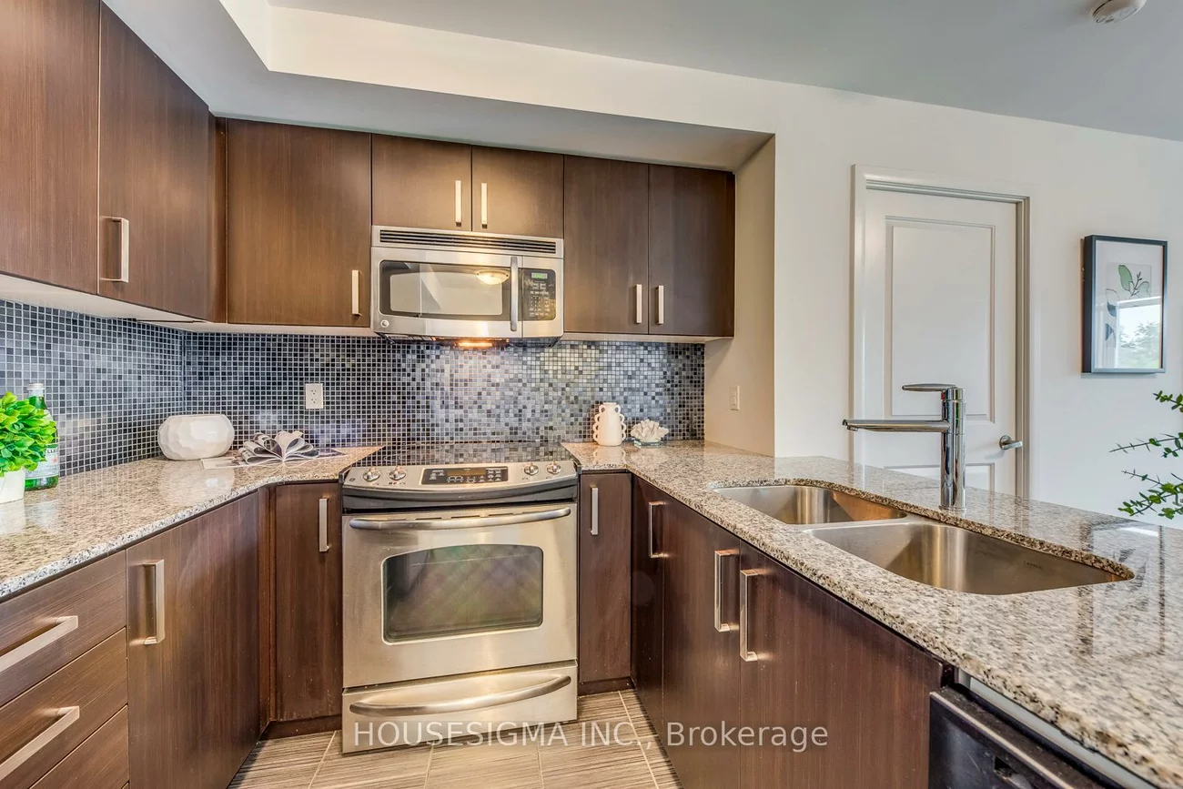 17, Anndale, Willowdale East, Toronto