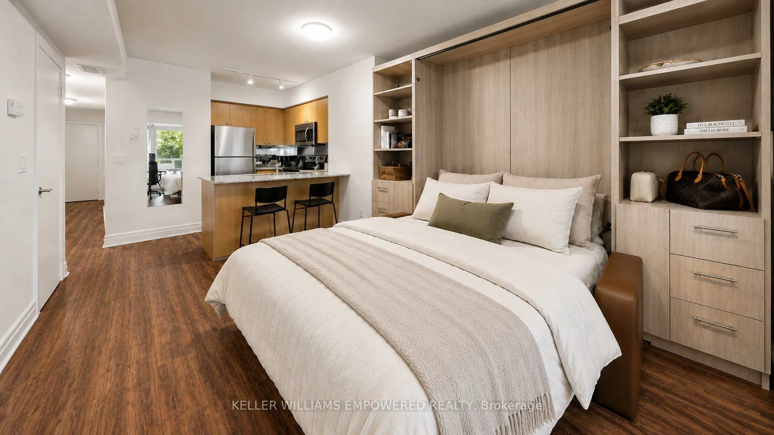 8, Scollard, Annex, Toronto