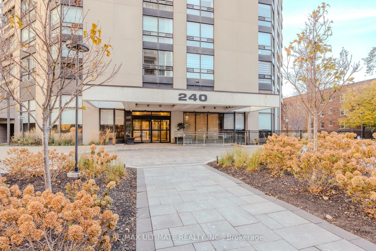 240, Heath, Forest Hill South, Toronto