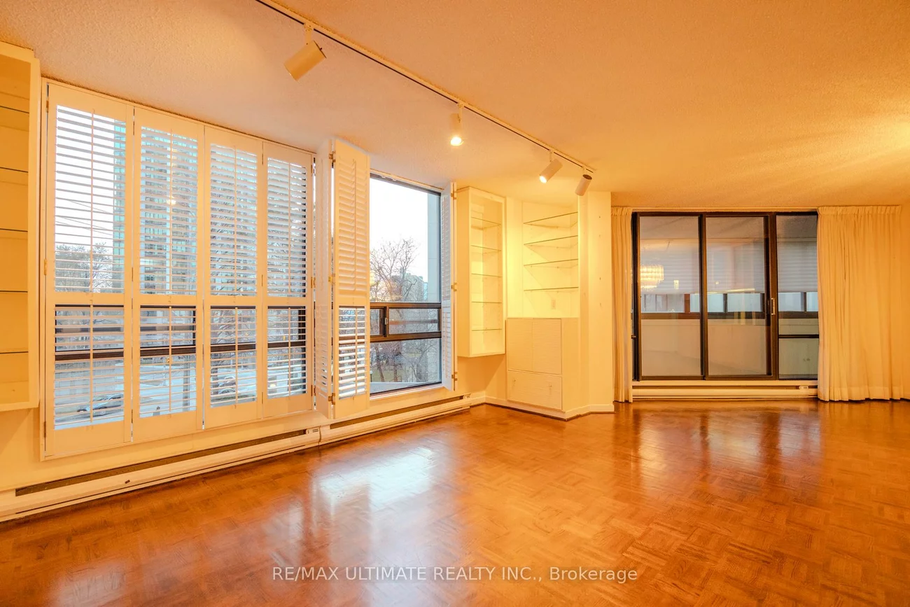 240, Heath, Forest Hill South, Toronto