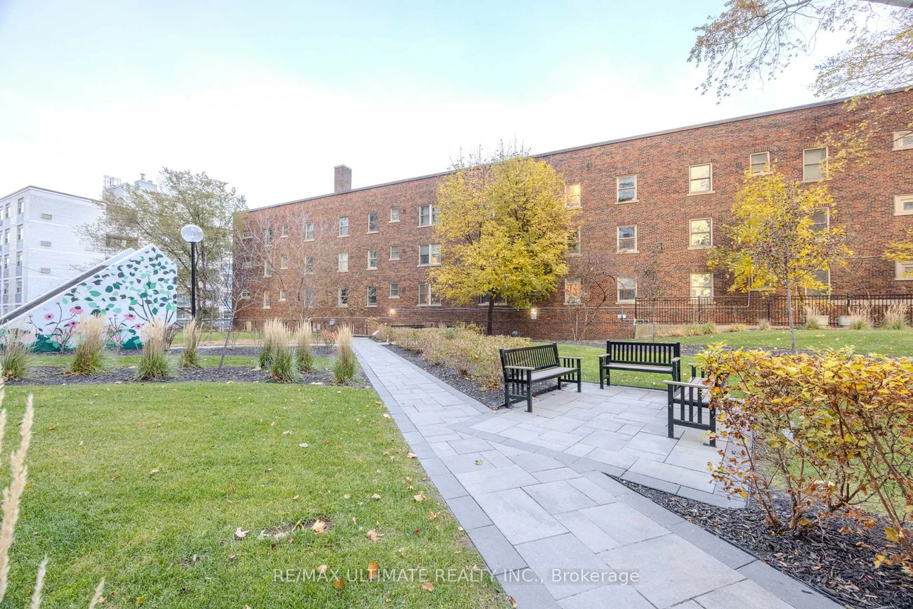 240, Heath, Forest Hill South, Toronto