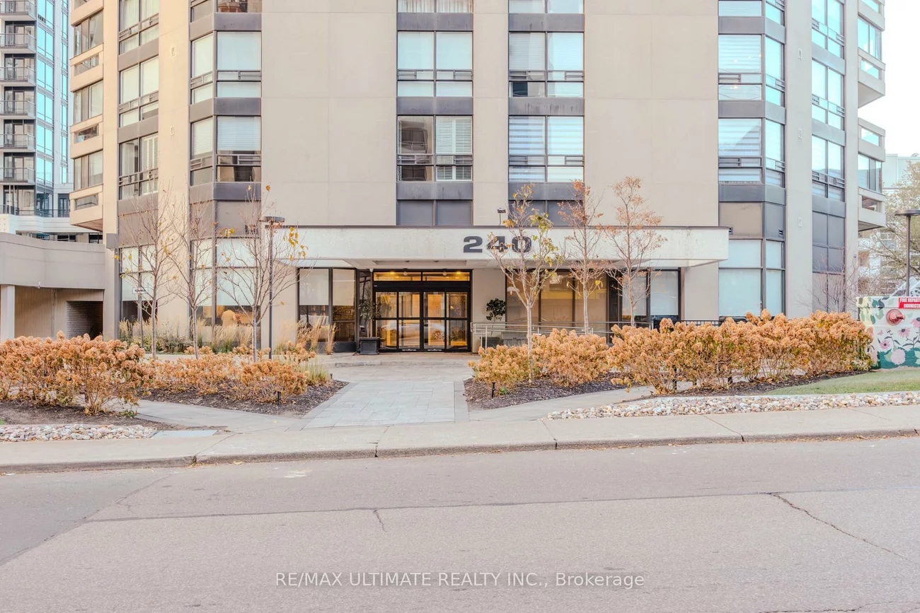240, Heath, Forest Hill South, Toronto