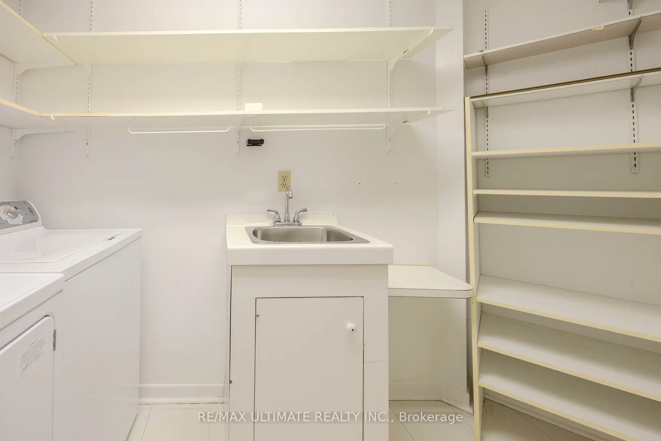 240, Heath, Forest Hill South, Toronto