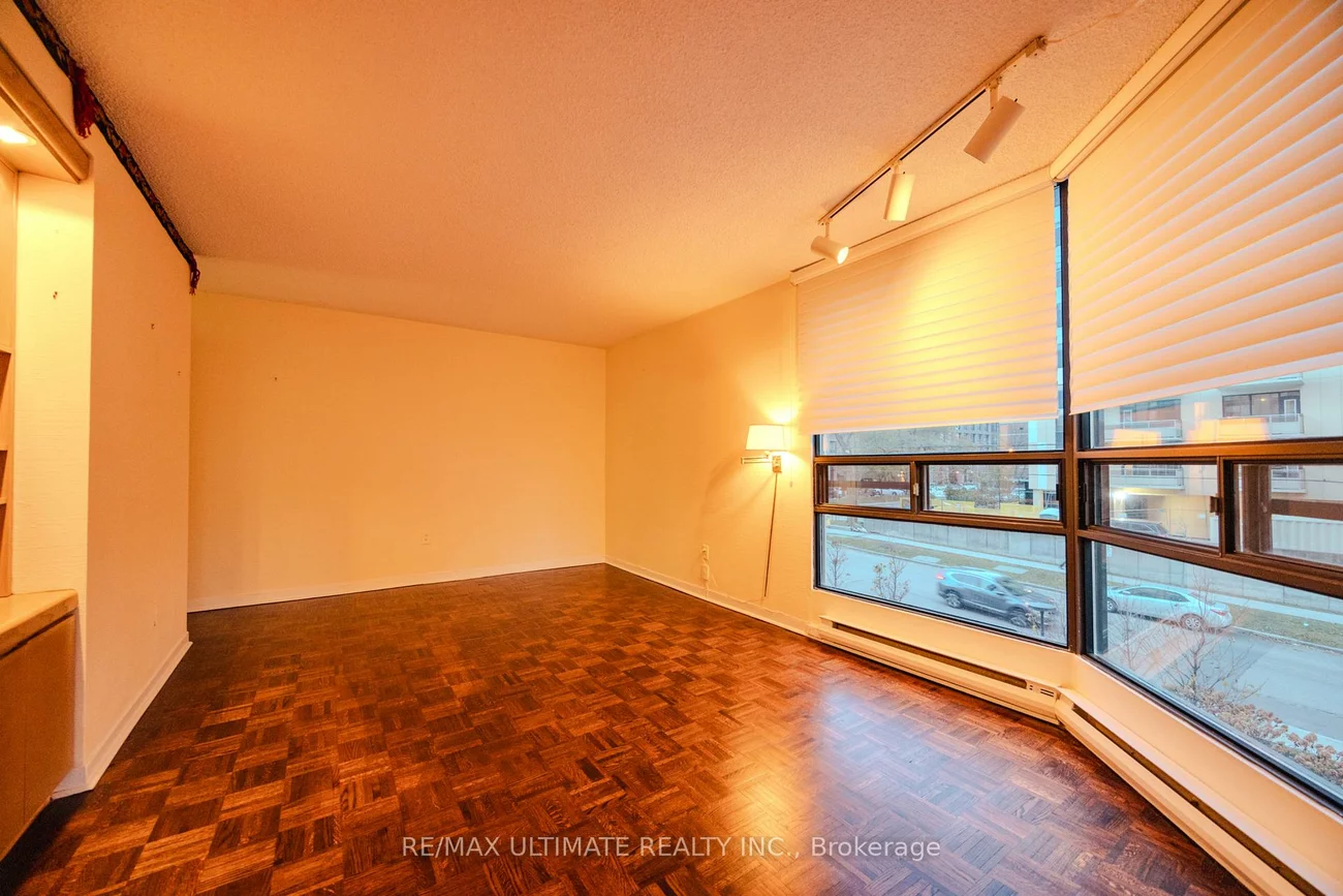 240, Heath, Forest Hill South, Toronto