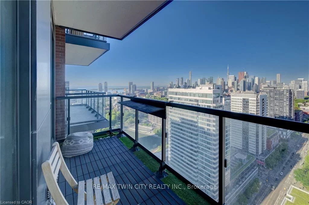130, RIVER, Regent Park, Toronto