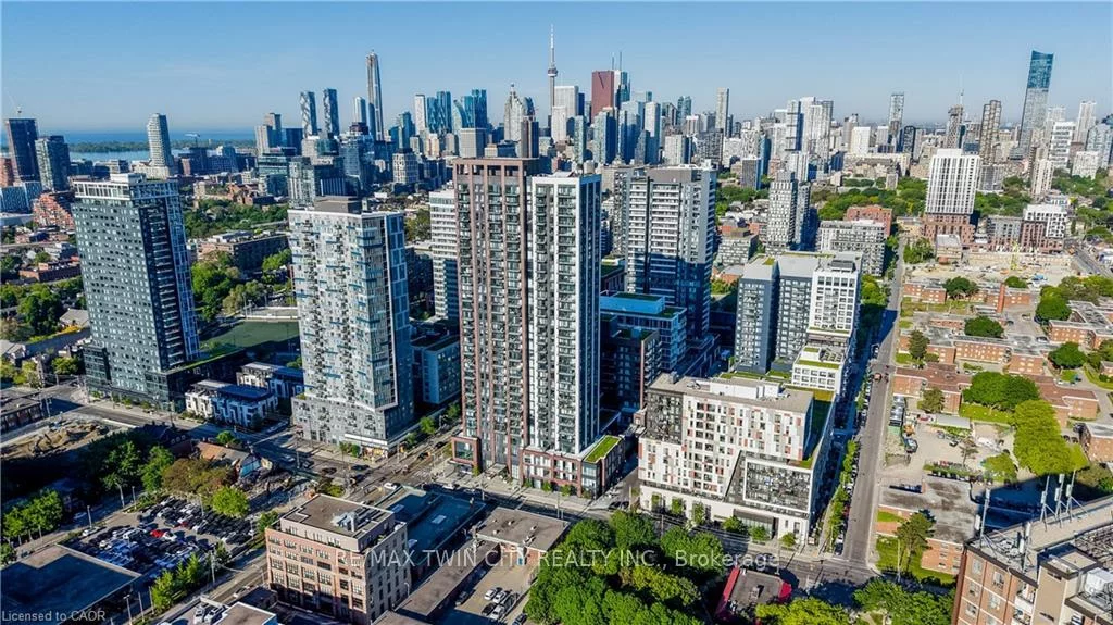 130, RIVER, Regent Park, Toronto