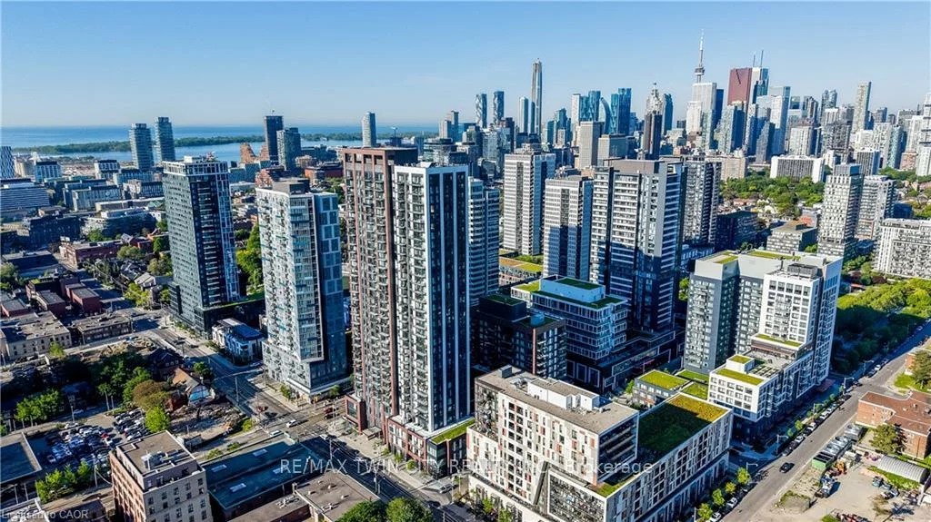 130, RIVER, Regent Park, Toronto
