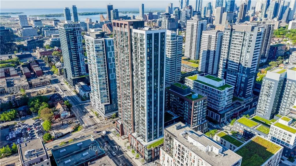 130, RIVER, Regent Park, Toronto