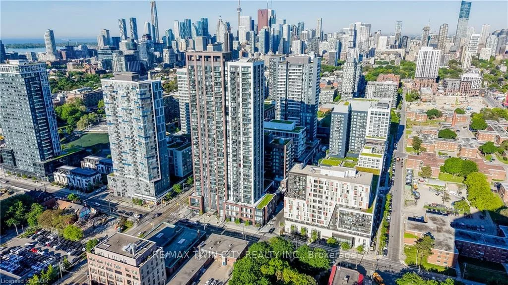 130, RIVER, Regent Park, Toronto