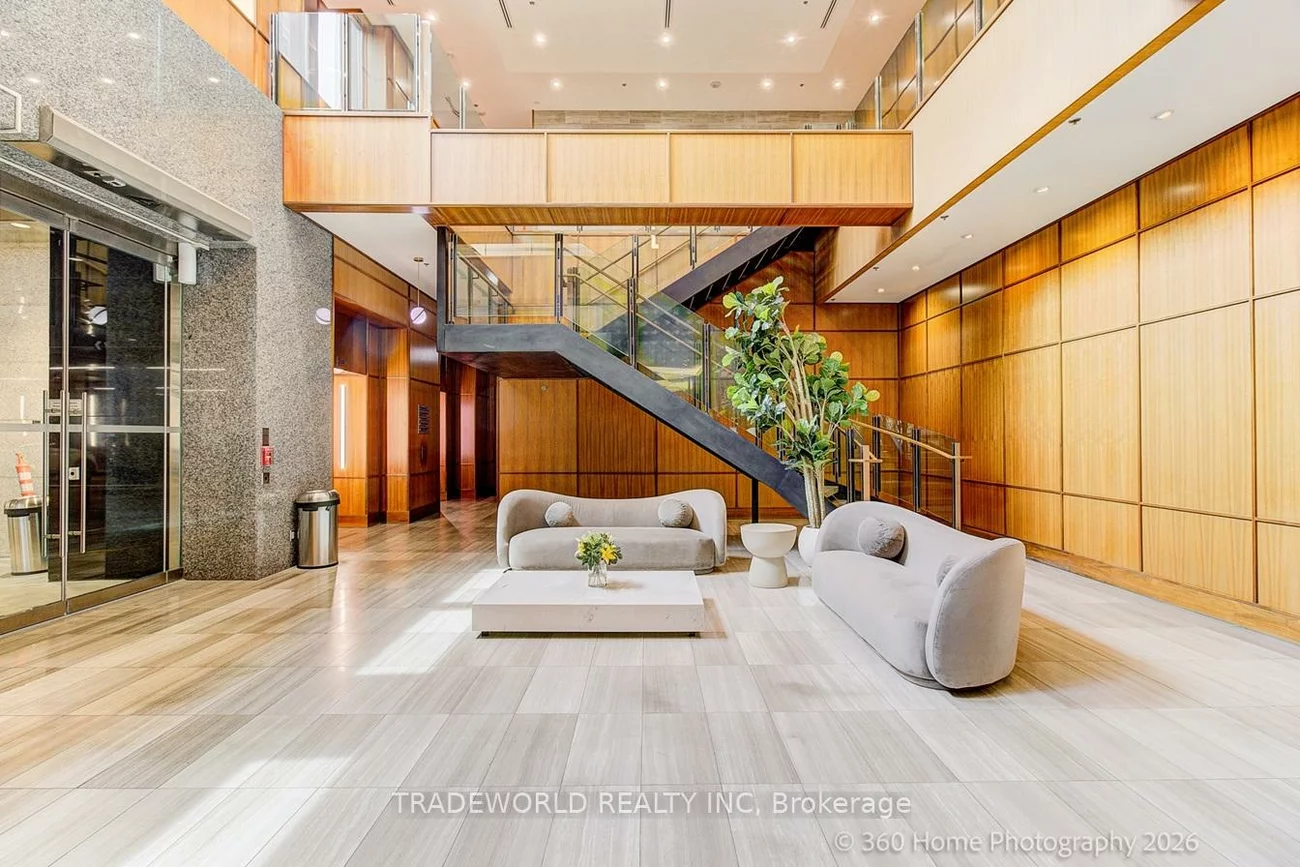 111, St. Clair, Yonge-St. Clair, Toronto