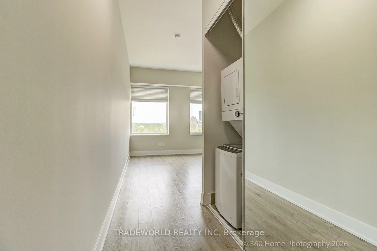 111, St. Clair, Yonge-St. Clair, Toronto