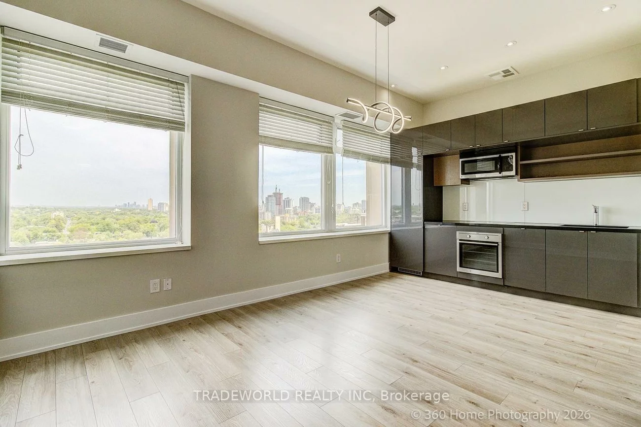 111, St. Clair, Yonge-St. Clair, Toronto