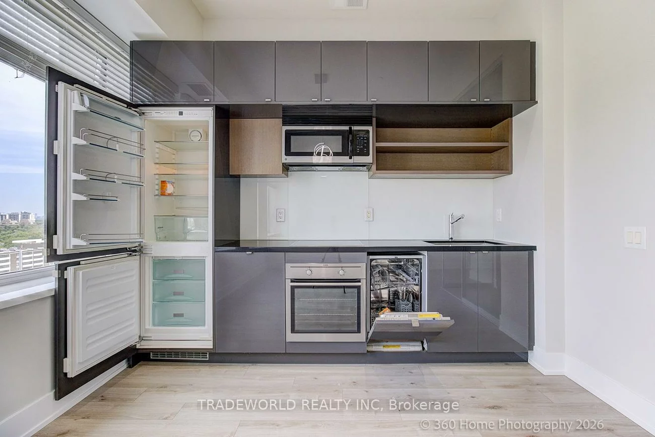 111, St. Clair, Yonge-St. Clair, Toronto