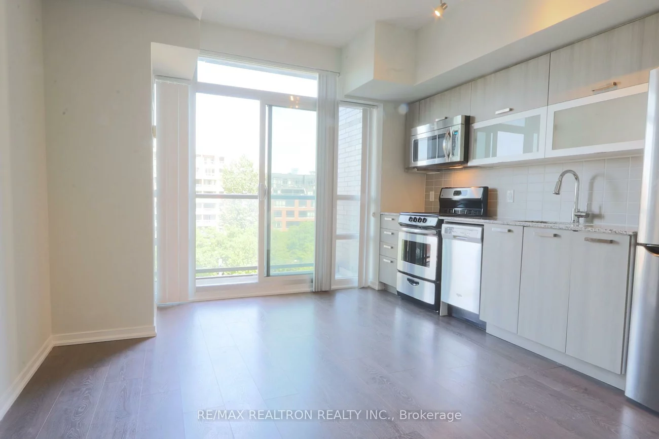 68, Abell, Little Portugal, Toronto
