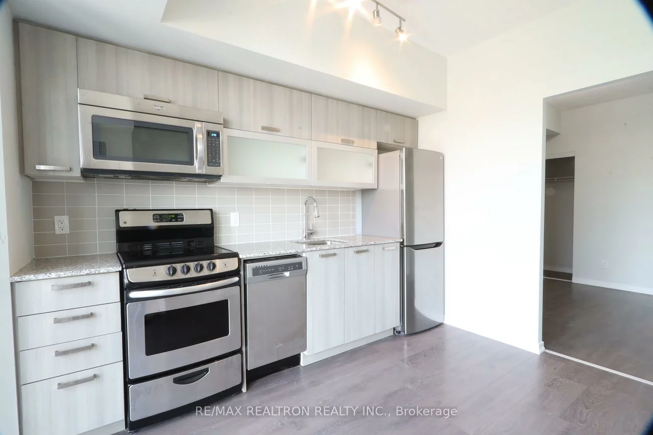 68, Abell, Little Portugal, Toronto