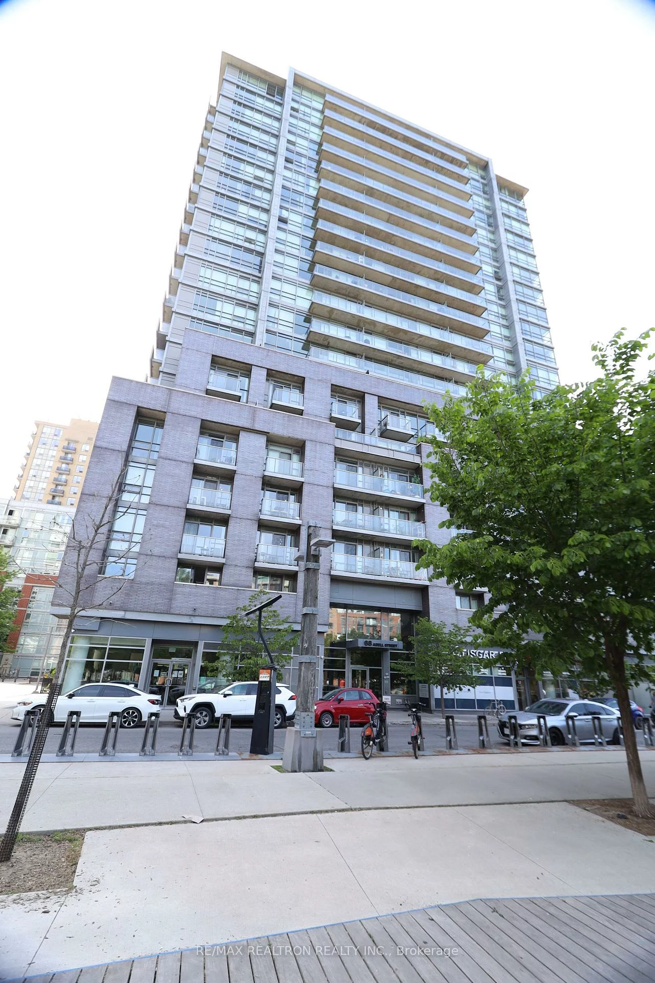 68, Abell, Little Portugal, Toronto