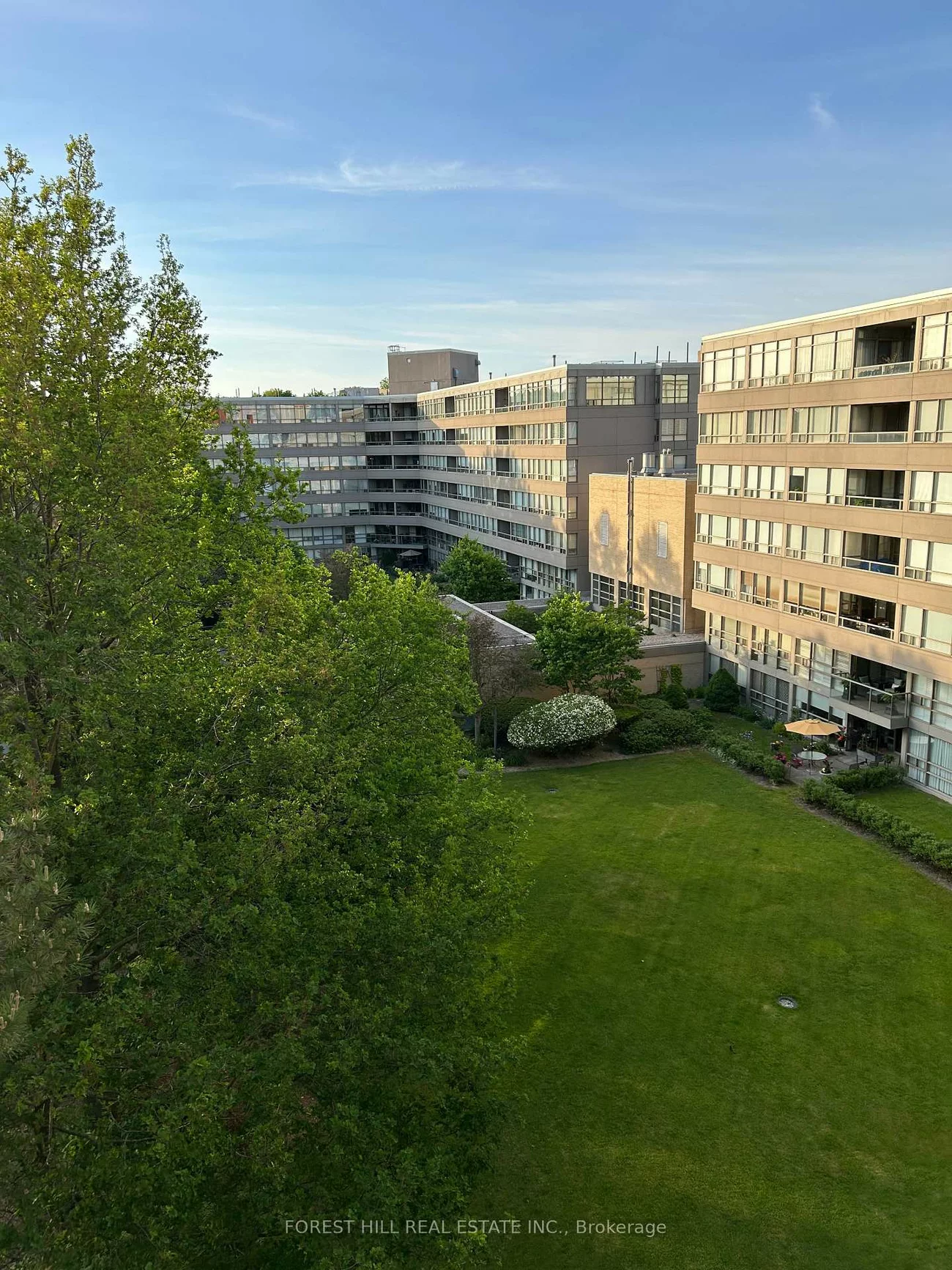18, Lower Village, Forest Hill South, Toronto