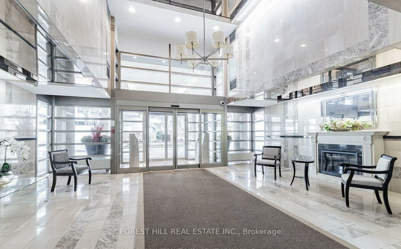 18, Lower Village, Forest Hill South, Toronto