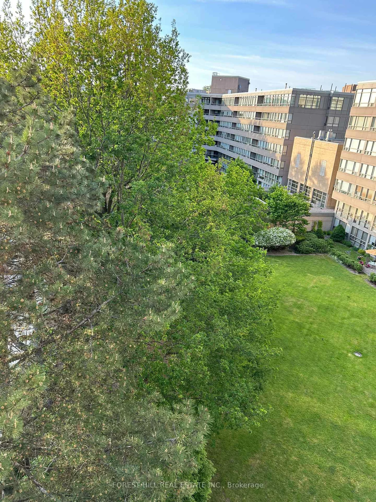 18, Lower Village, Forest Hill South, Toronto