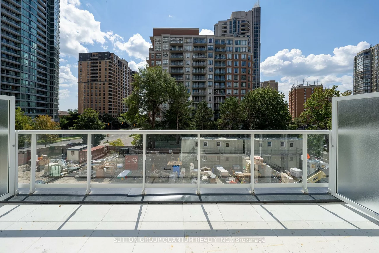 15, Holmes, Willowdale East, Toronto