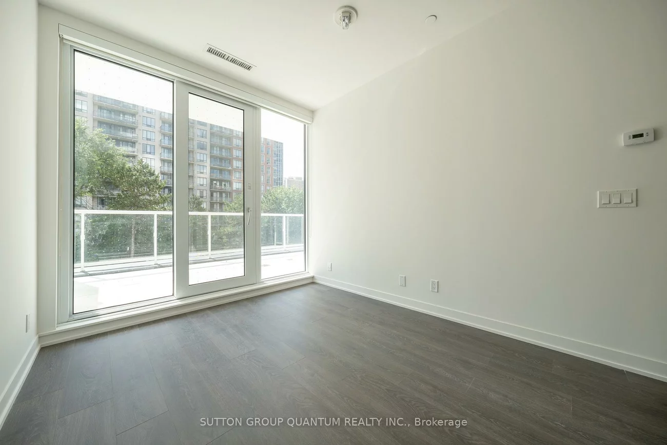 15, Holmes, Willowdale East, Toronto
