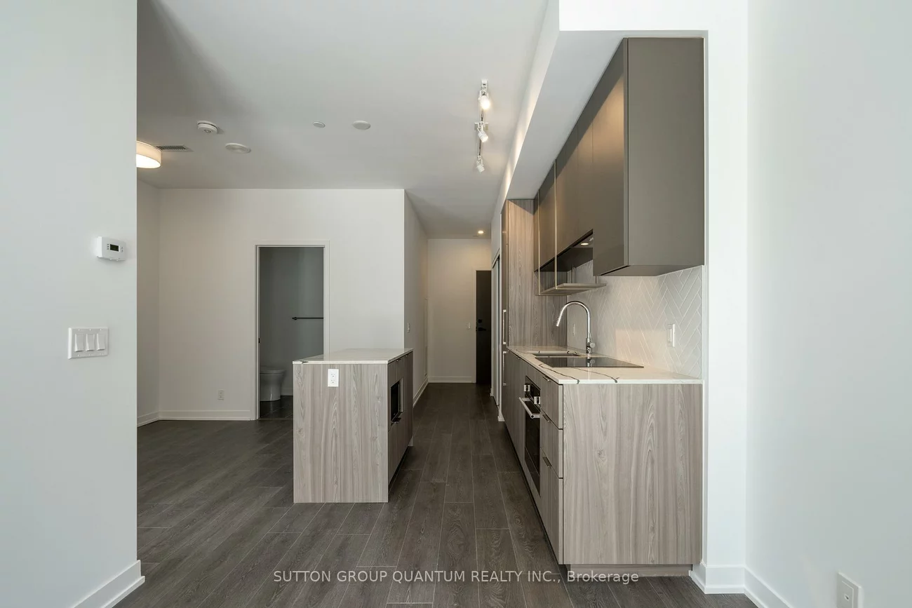 15, Holmes, Willowdale East, Toronto