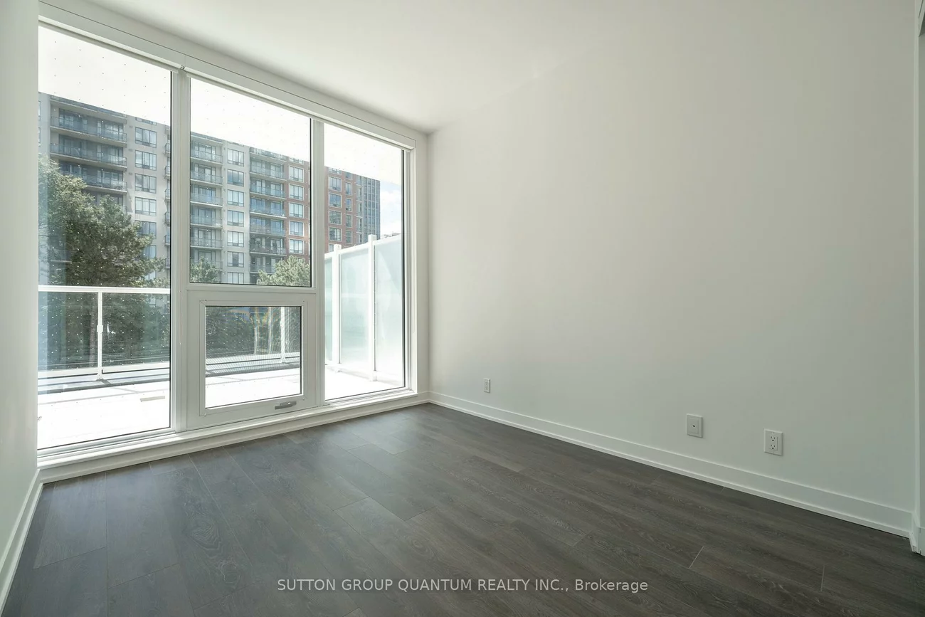 15, Holmes, Willowdale East, Toronto