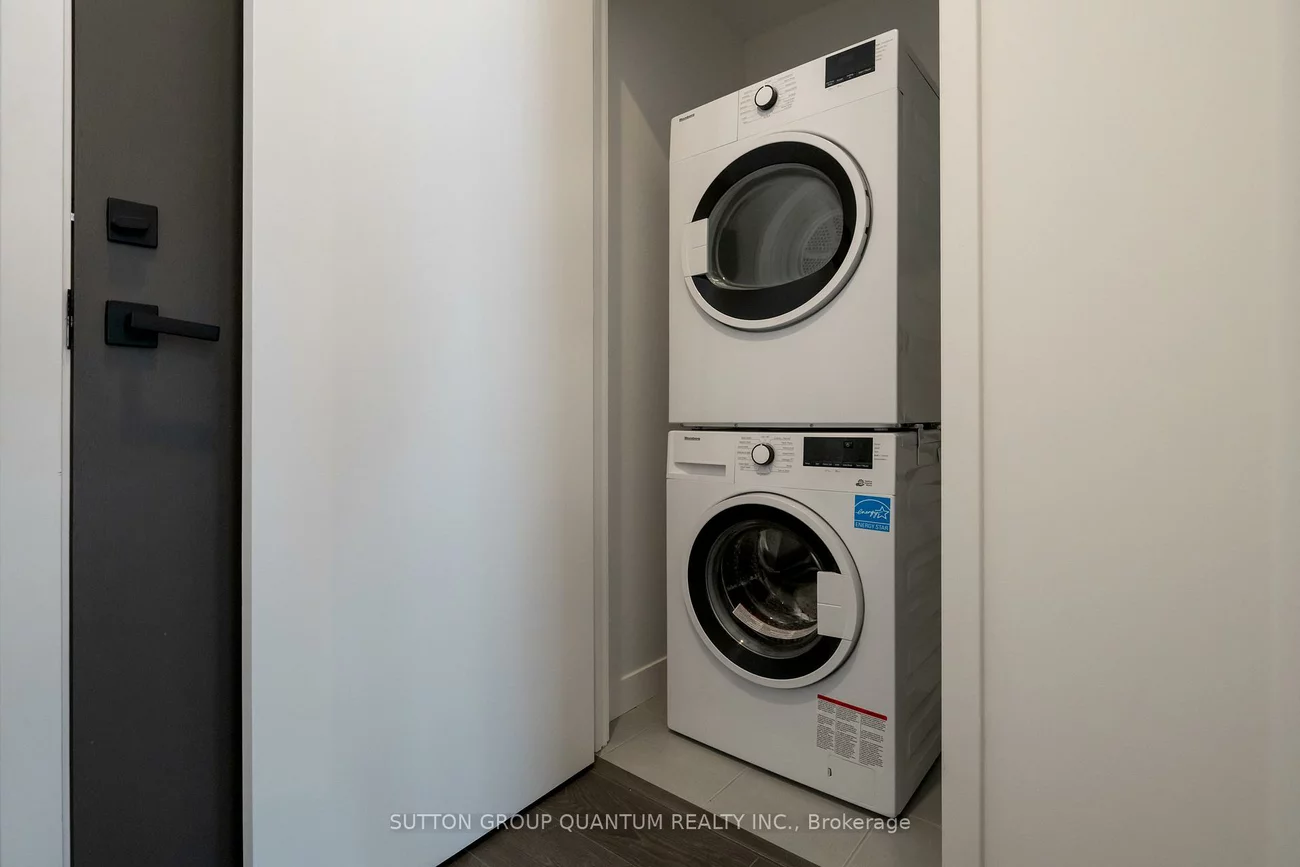 15, Holmes, Willowdale East, Toronto