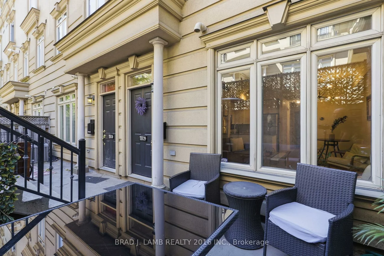 80, Carr, Kensington-Chinatown, Toronto