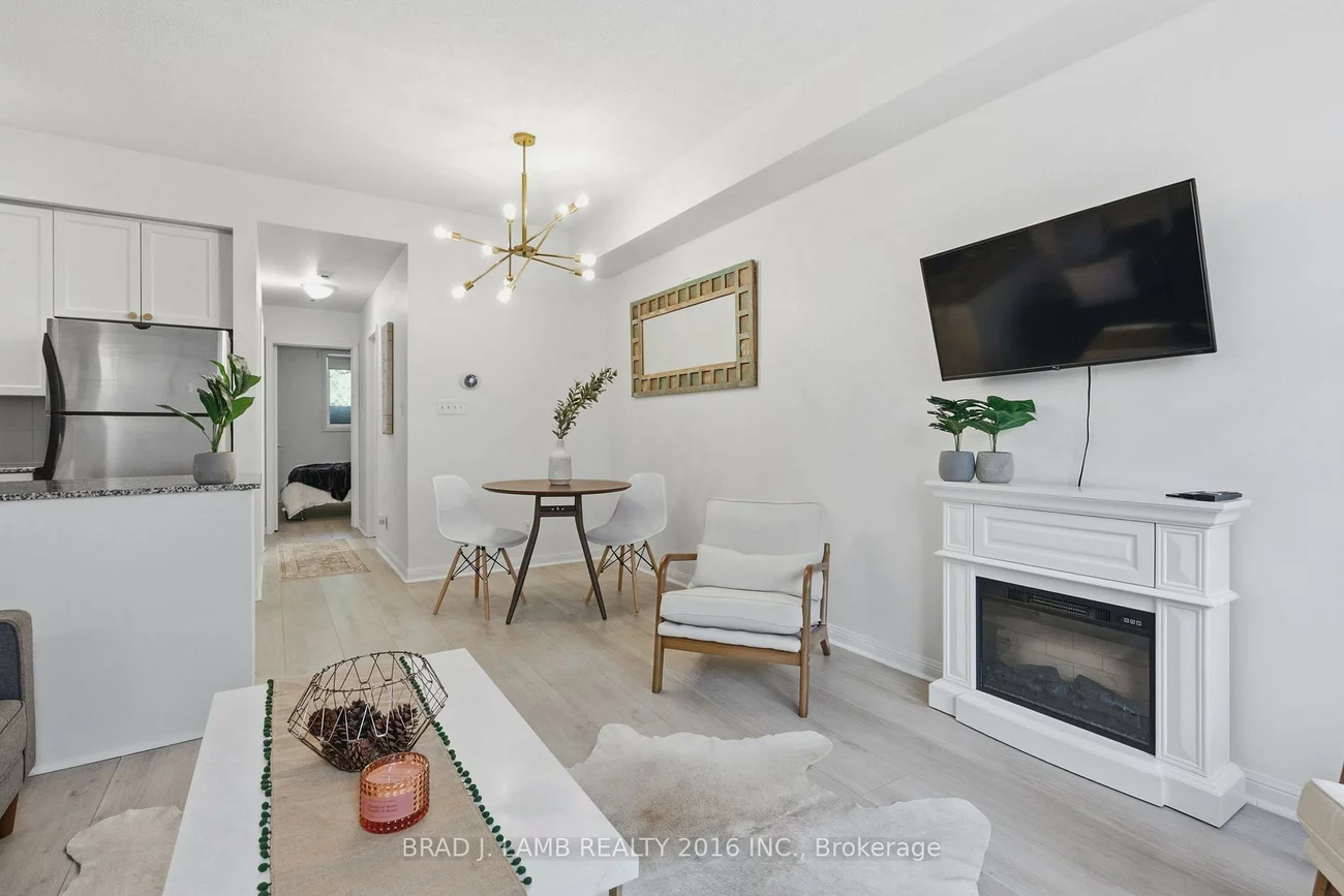 80, Carr, Kensington-Chinatown, Toronto