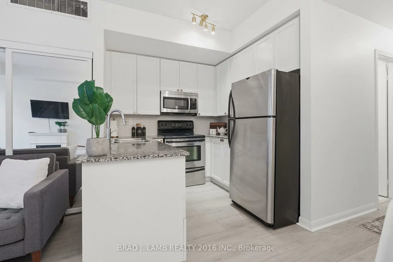 80, Carr, Kensington-Chinatown, Toronto