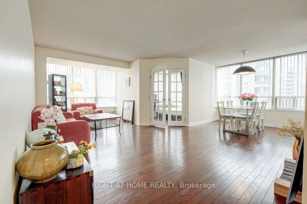 7, Bishop, Newtonbrook East, Toronto