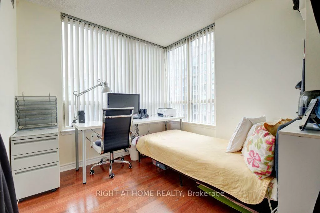 7, Bishop, Newtonbrook East, Toronto