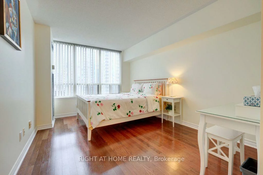 7, Bishop, Newtonbrook East, Toronto