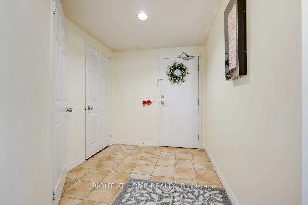 7, Bishop, Newtonbrook East, Toronto