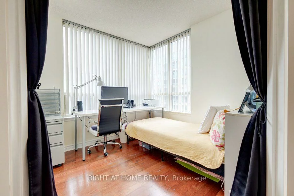 7, Bishop, Newtonbrook East, Toronto
