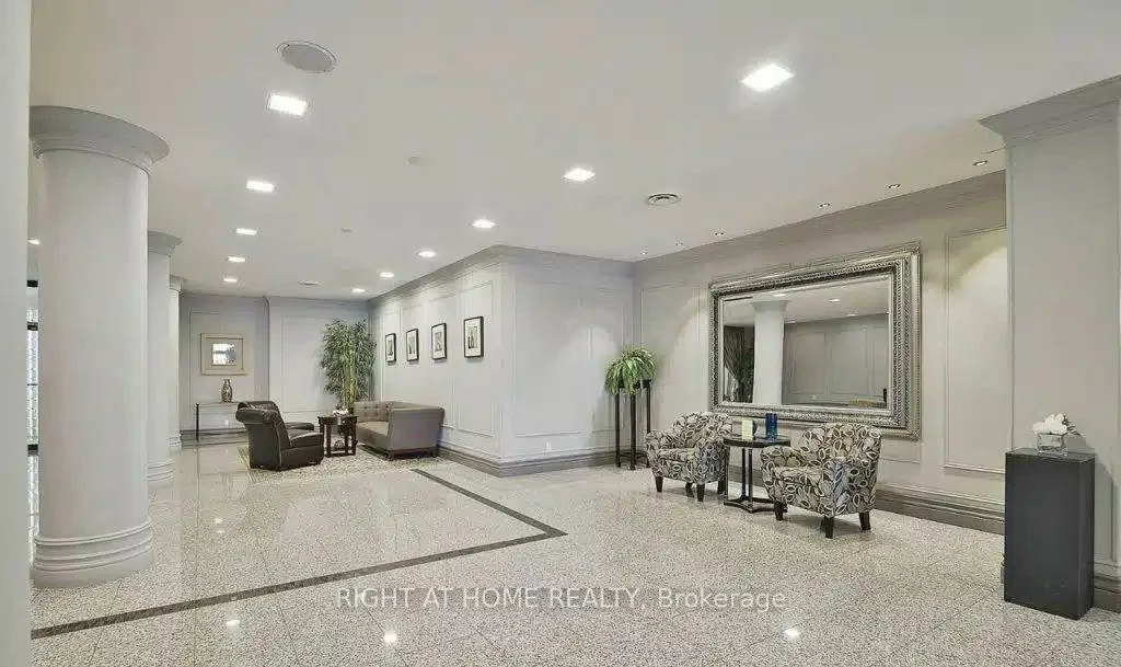 7, Bishop, Newtonbrook East, Toronto