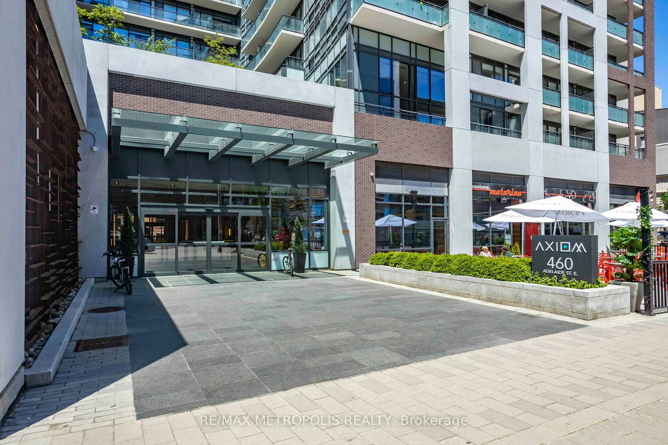 460, Adelaide, Moss Park, Toronto