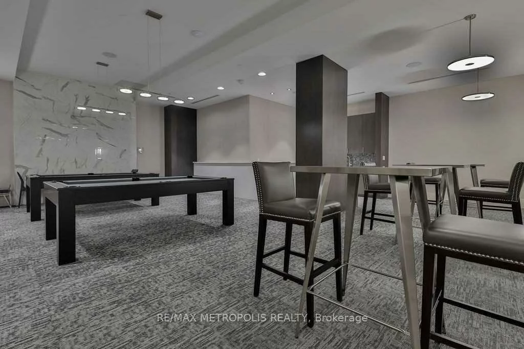 460, Adelaide, Moss Park, Toronto