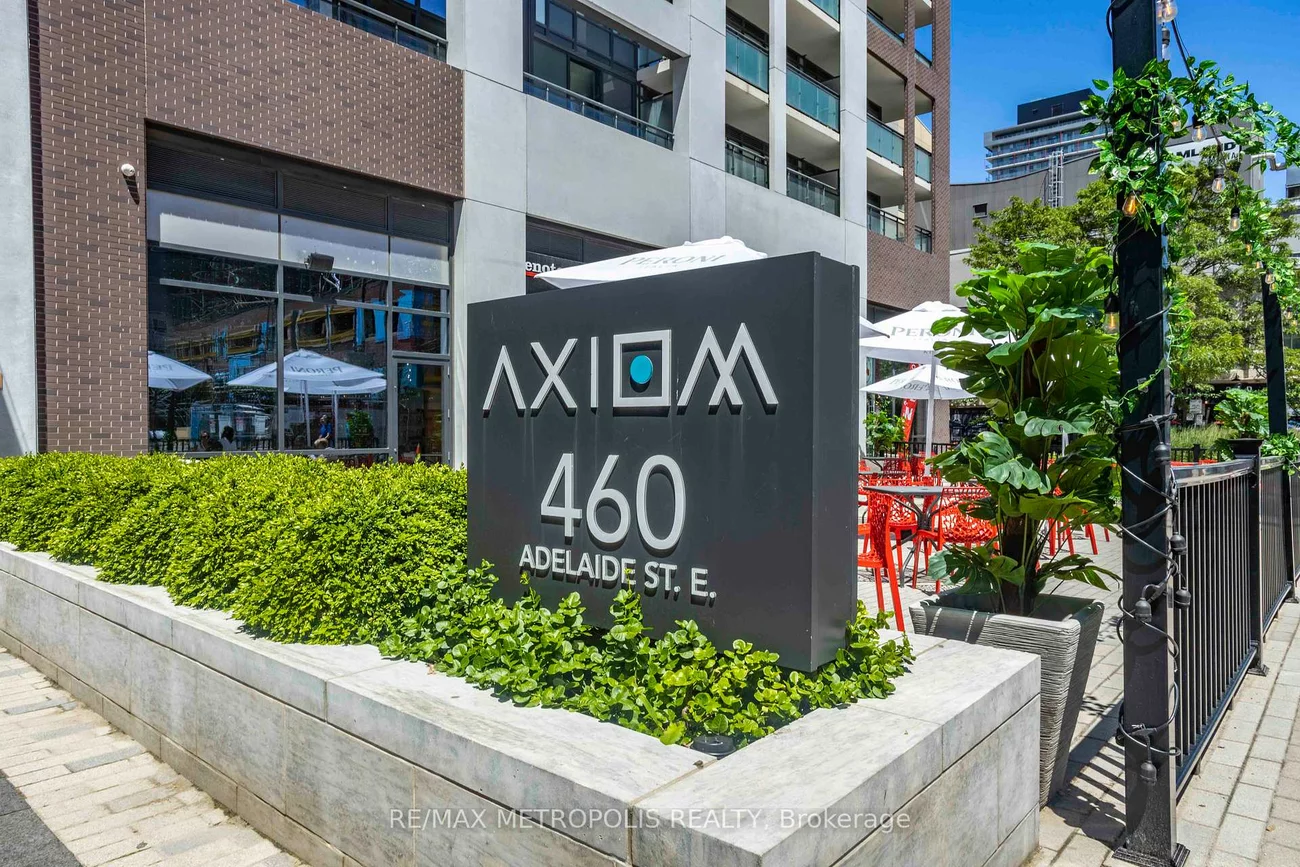460, Adelaide, Moss Park, Toronto