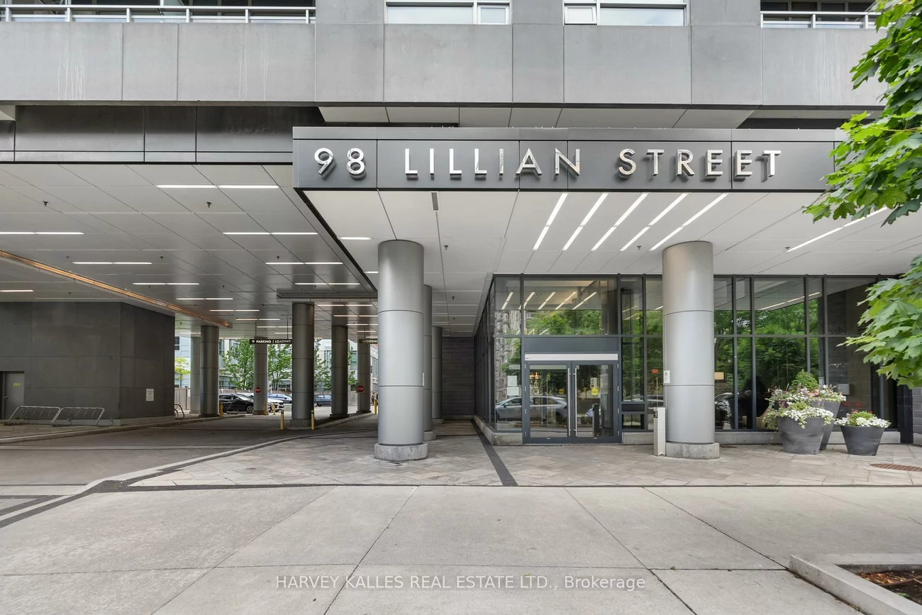 98, Lillian, Mount Pleasant West, Toronto
