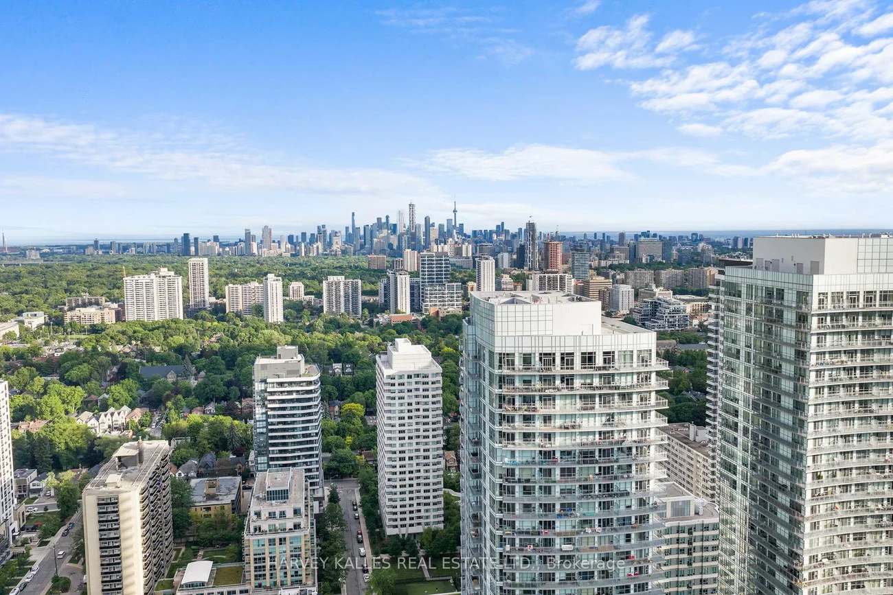 98, Lillian, Mount Pleasant West, Toronto